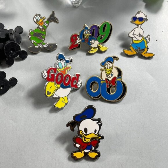 Disney Donald Duck Trading Pin Hidden Mickey Brooch Badge Lapel Pin Accessories - Picture 2 of 5